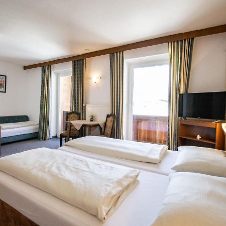 Pension Nina & Gasthof Alpenrose Gschnitz Esterno foto