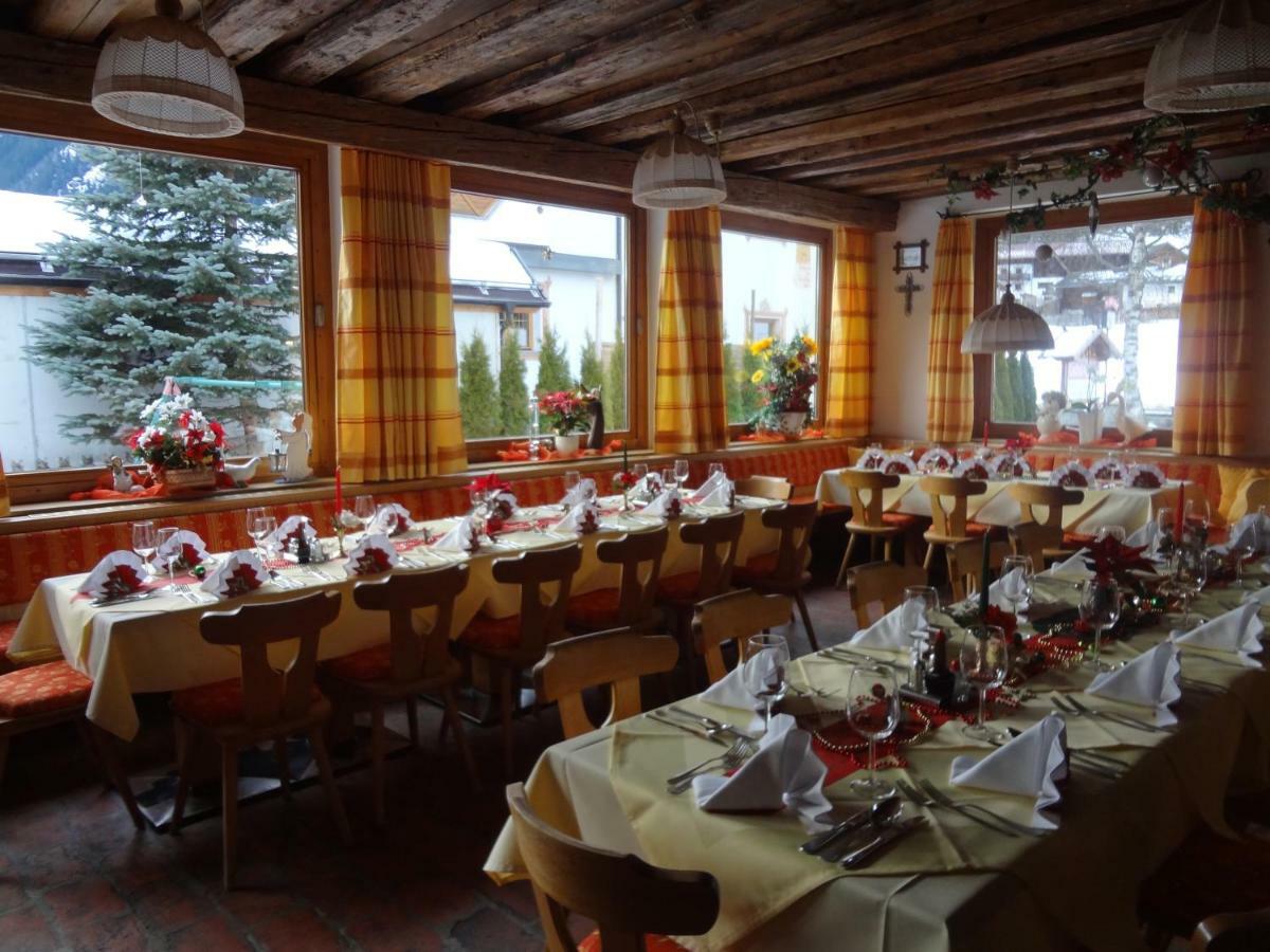 Pension Nina & Gasthof Alpenrose Gschnitz Esterno foto