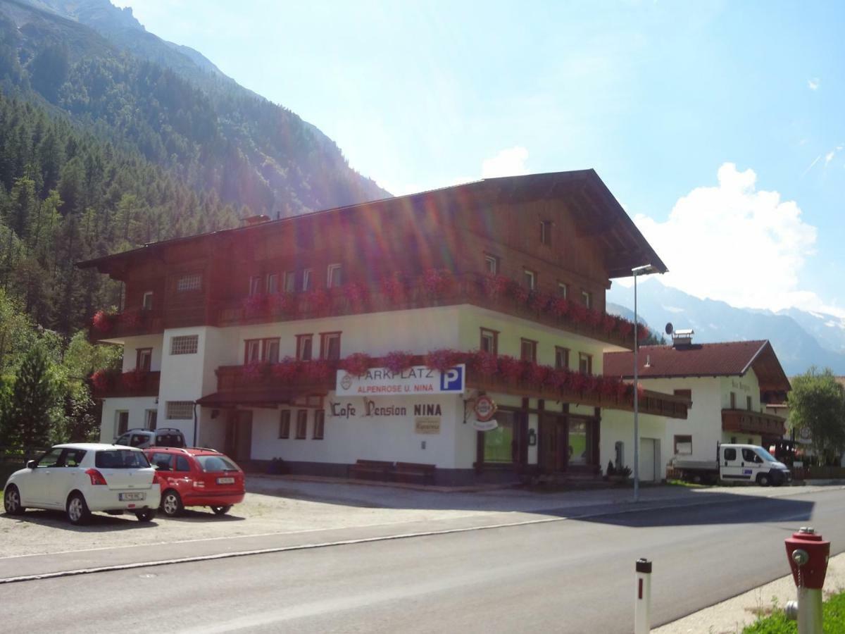 Pension Nina & Gasthof Alpenrose Gschnitz Esterno foto