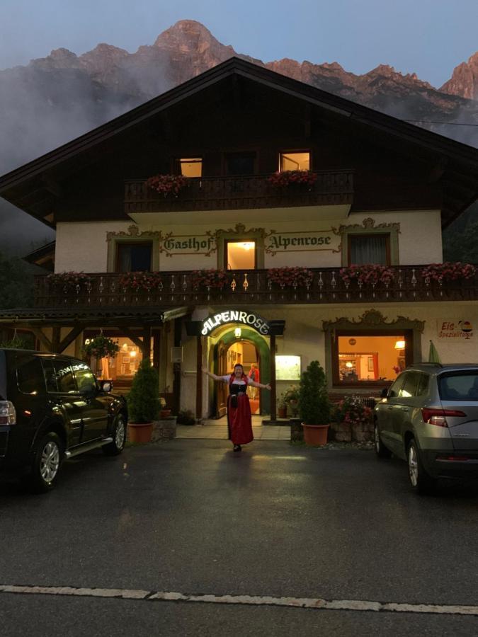 Pension Nina & Gasthof Alpenrose Gschnitz Esterno foto