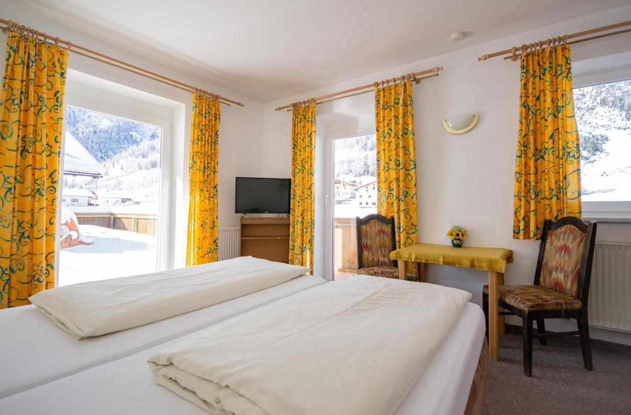 Pension Nina & Gasthof Alpenrose Gschnitz Esterno foto