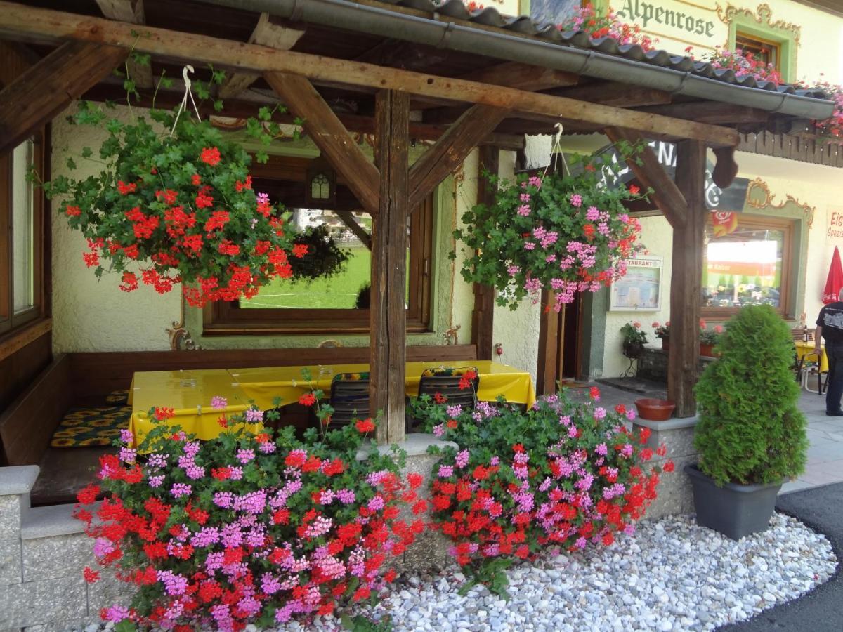 Pension Nina & Gasthof Alpenrose Gschnitz Esterno foto