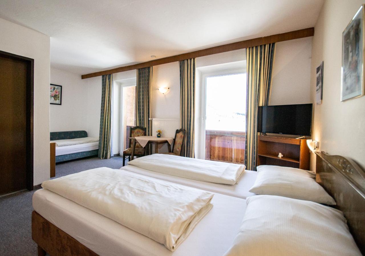 Pension Nina & Gasthof Alpenrose Gschnitz Esterno foto